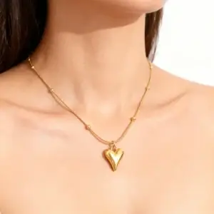 (1 পিস) একটা – Luxury stainless love premium necklace